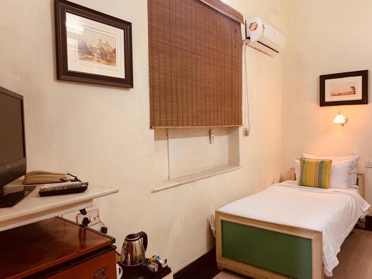 The Elgin Fairlawn, Kolkata Hotell Eksteriør bilde